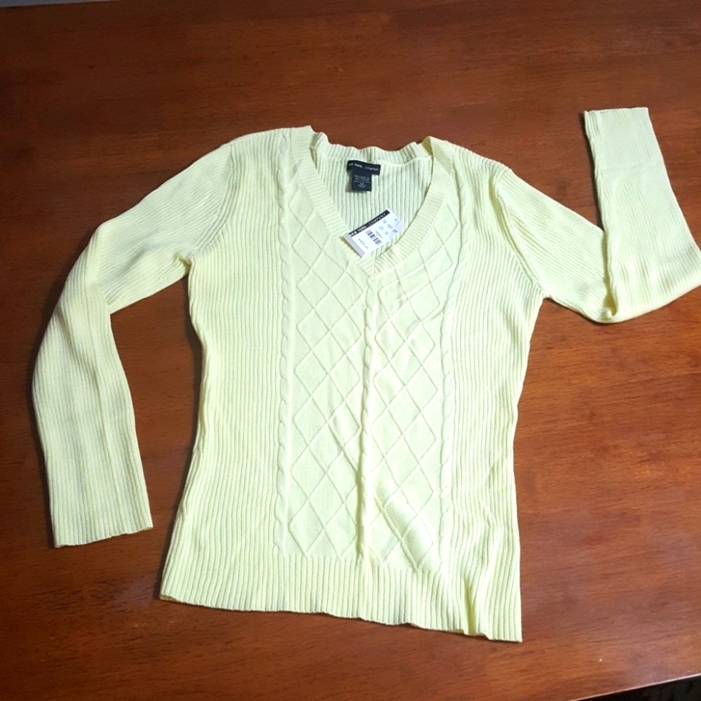 NWT Yellow New York & Co ribbed sweater medium